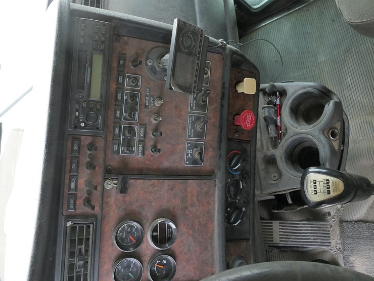 2006-kenworth-t800b-image-41