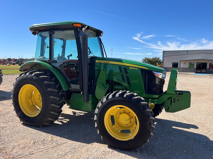 2020-john-deere-5100e-image-5