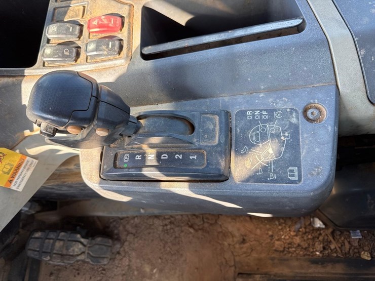 2019-caterpillar-730-image-20