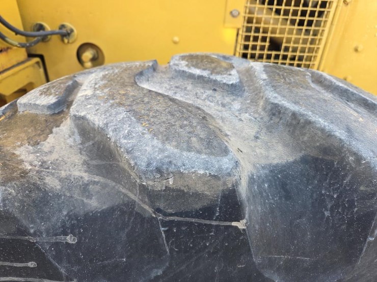 caterpillar-140-image-73