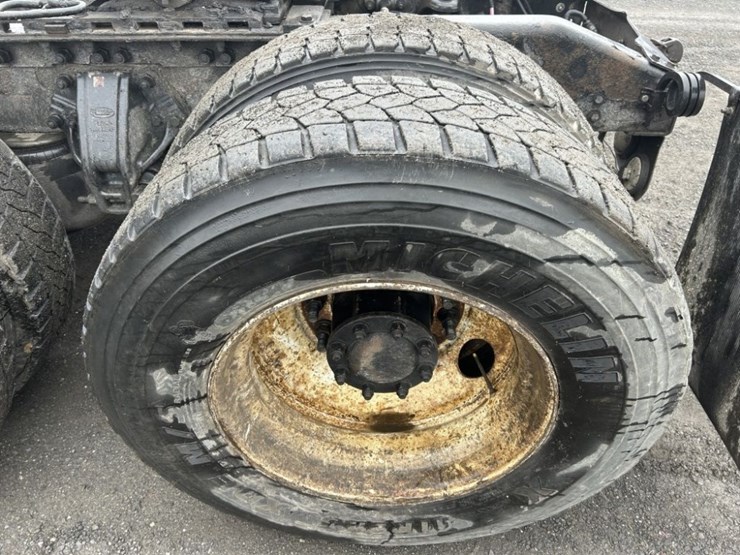 2007-peterbilt-387-image-30