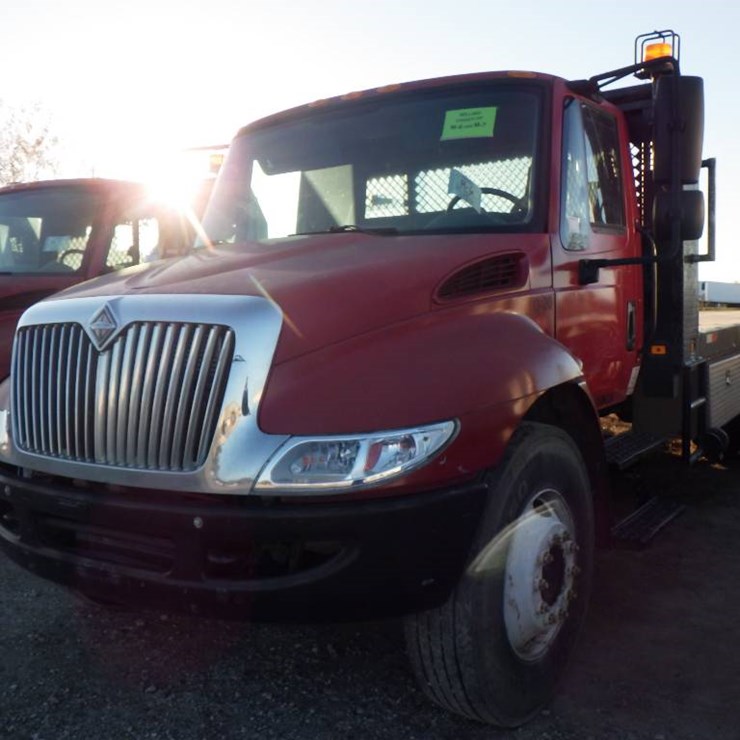 2004 INTERNATIONAL DURASTAR 4300