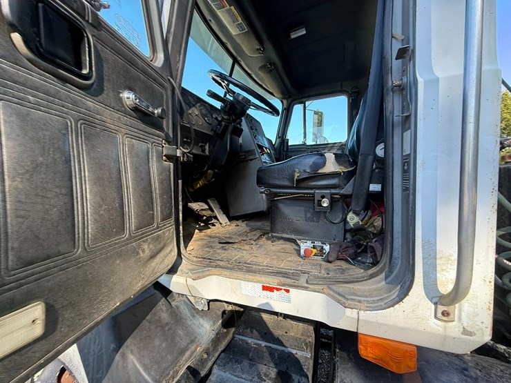 1995-mack-ch613-image-74