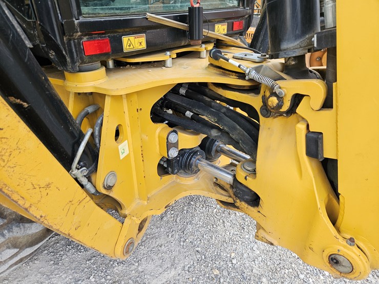 caterpillar-420f-image-18