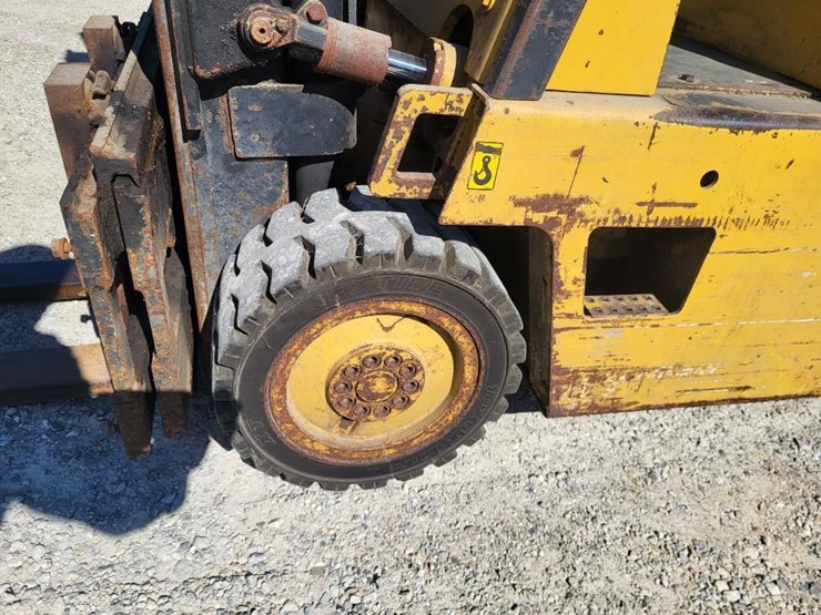 clark-t500-forklift-image-14