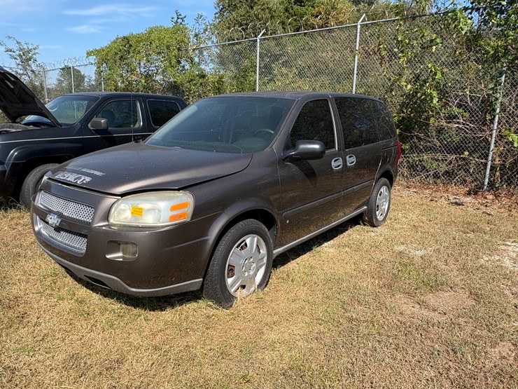 2008-chevrolet-uplander-image-1