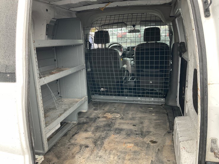 2017-nissan-nv200-image-16