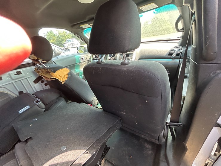 2013-ford-explorer-image-29