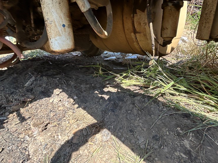 #22529-•-inop-1992-freightliner-t/a-daycab-truck-tractor-vin:-1fuymzyb1np357132-image-33