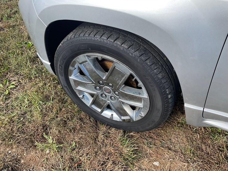 2015-gmc-acadia-image-11