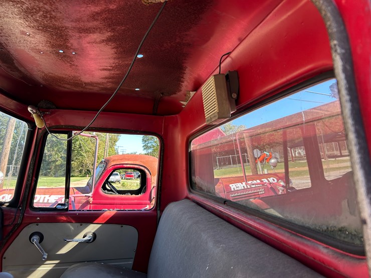 #22559-•-inop-1971-international-harvester-1800-s/a-daycab-fire-truck-vin:-416080g411147-image-35