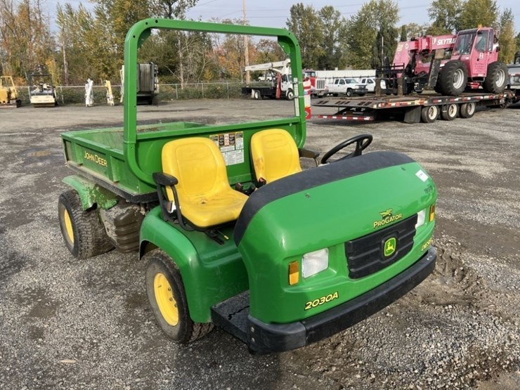2019-john-deere-gator-image-2