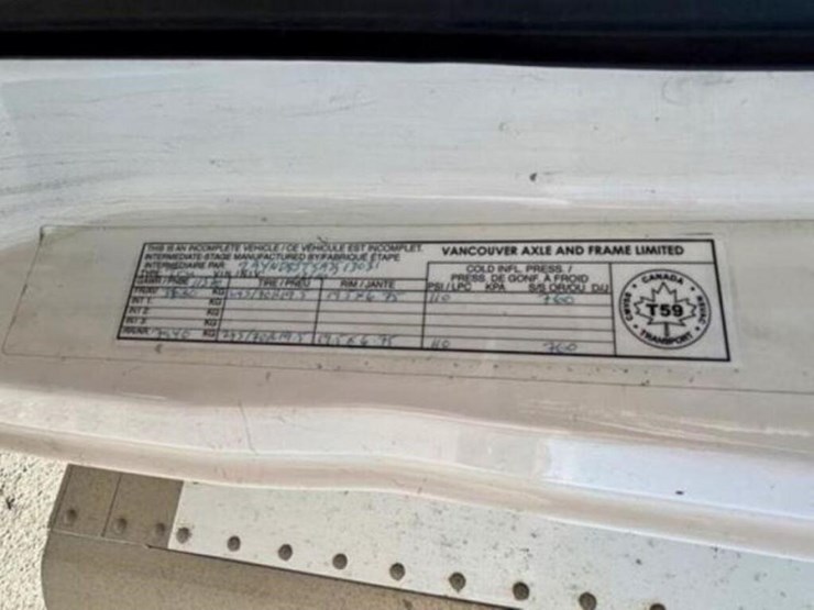 2010-hino-258-image-75