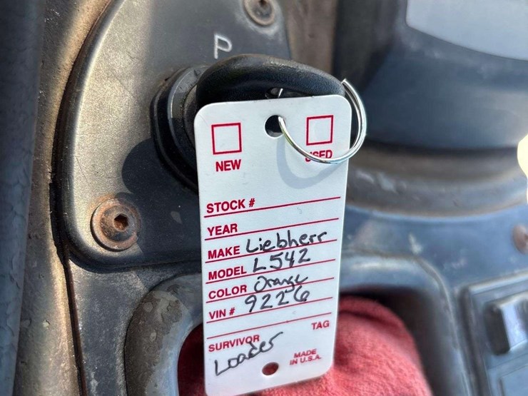 2015-liebherr-l542-image-34