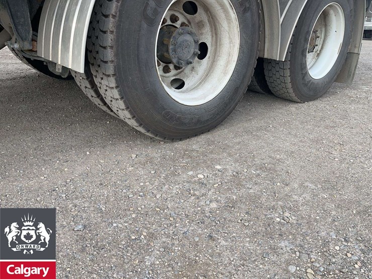 2019-freightliner-114sd-image-8