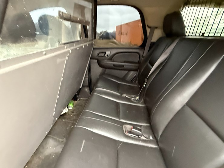 2014-chevrolet-tahoe-image-21