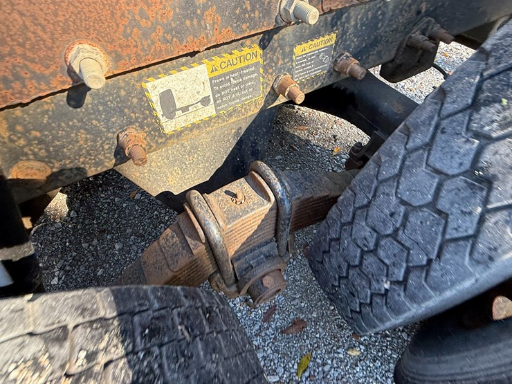 1995-mack-ch613-image-21