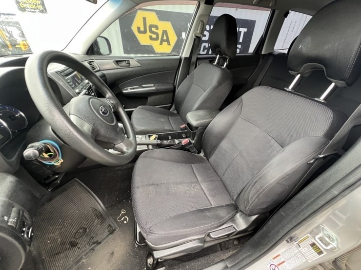 2011-subaru-forester-image-22