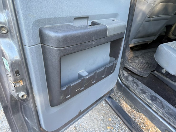 2011-ford-f250-image-24