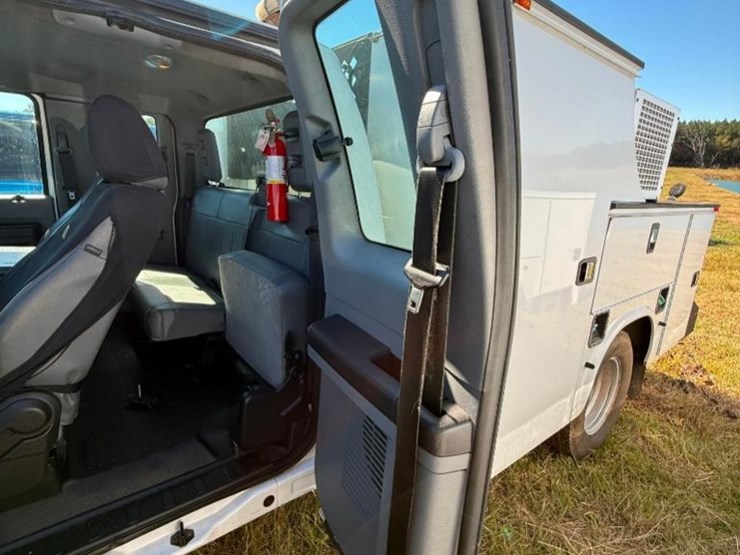 2015-ford-f350-xl-image-23