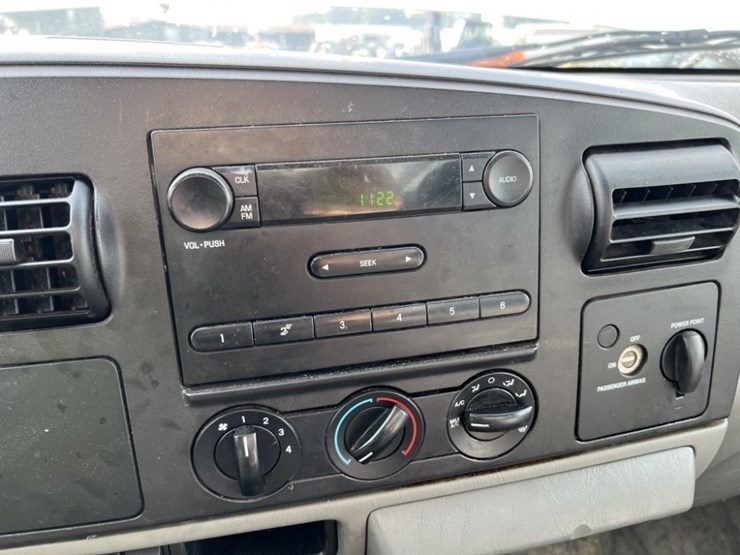 2006-ford-f450-image-31