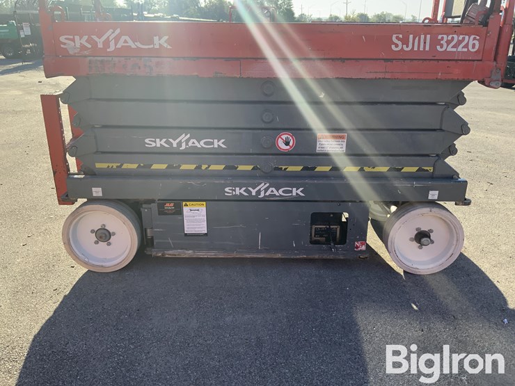 2014-skyjack-sjiii3226-image-12