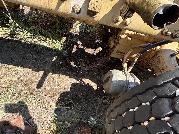 #22529-•-inop-1992-freightliner-t/a-daycab-truck-tractor-vin:-1fuymzyb1np357132-image-30