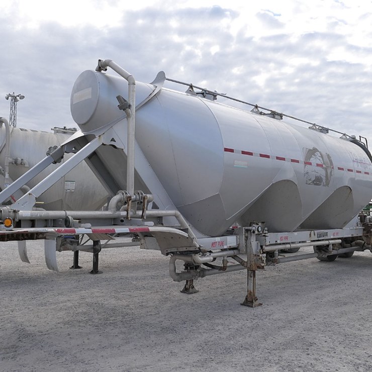 2019 Gallegos 7300g Tandem Pneumatic Bulk Trailer, SN:3DG1N4257KG000717, No