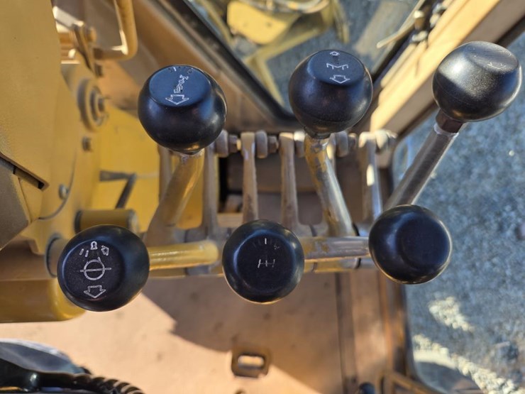 caterpillar-140-image-58