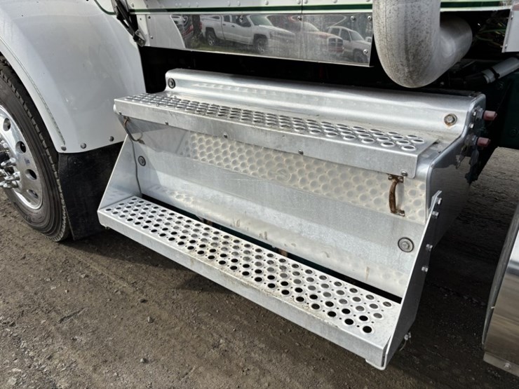 2018-kenworth-w900-image-20