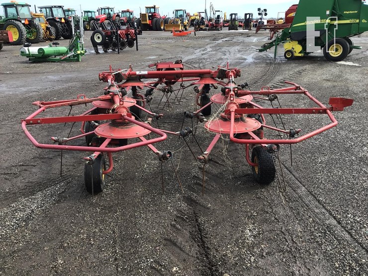 new-holland-169-image-6