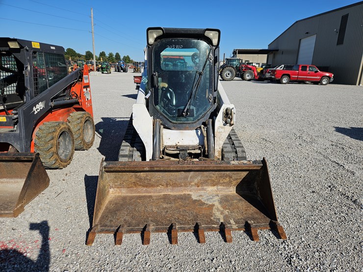2013-bobcat-t590-image-2