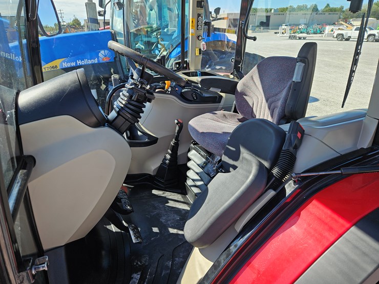 2020-massey-ferguson-6713-image-13