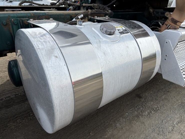 2018-kenworth-w900-image-27