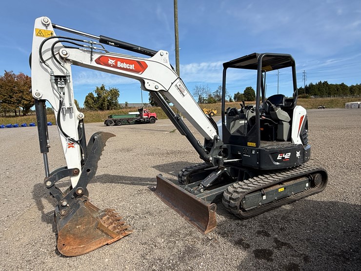 2021-bobcat-e42-image-1