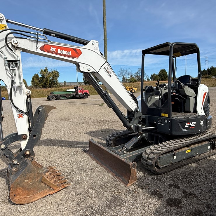 2021 BOBCAT E42