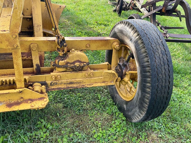 caterpillar-44-tow-grader-image-37