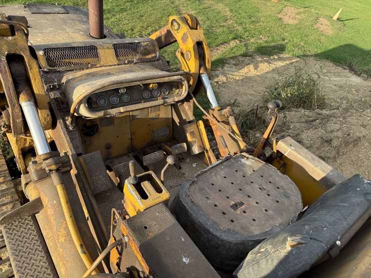 caterpillar-977h-pedal-steer-image-8