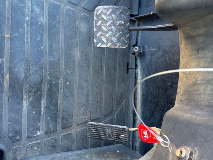 2015-caterpillar-tl943c-image-22