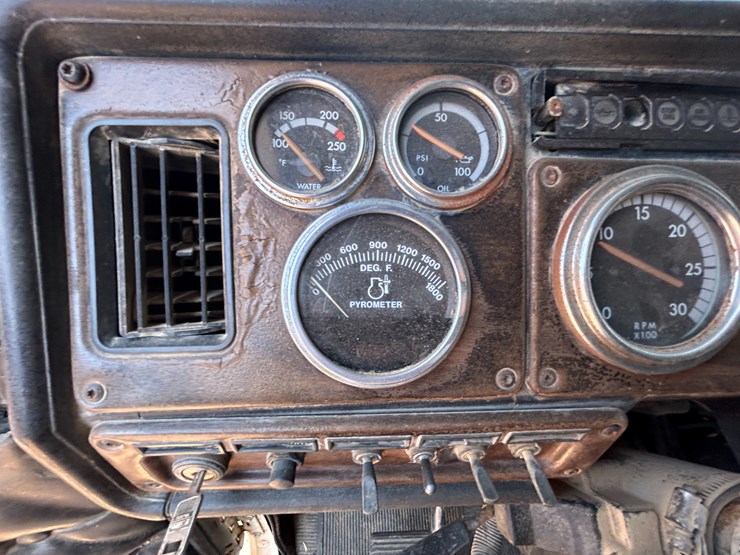 #22533-•-1994-freightliner-t/a-daycab-dump-truck-vin:-1fuyfdyb6rp462199-image-58