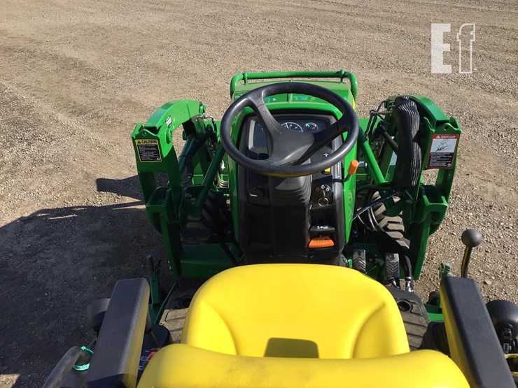 2018-john-deere-1025r-image-16