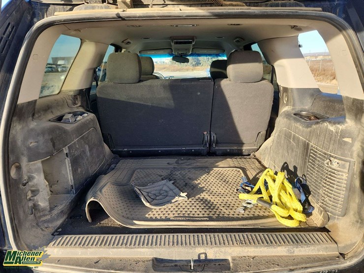 2013-chevrolet-tahoe-image-34