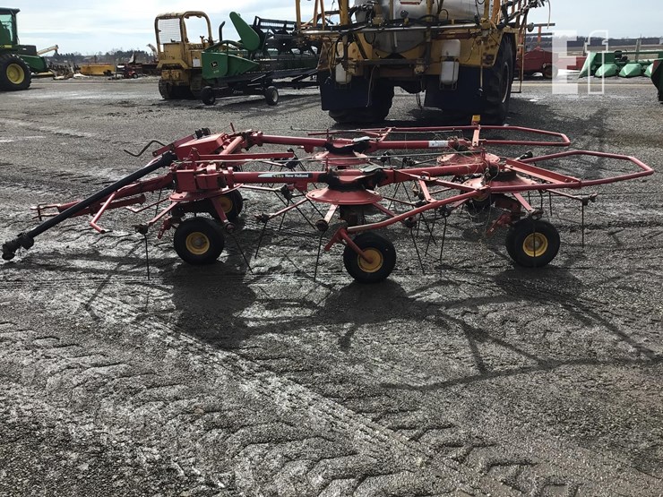 new-holland-169-image-5