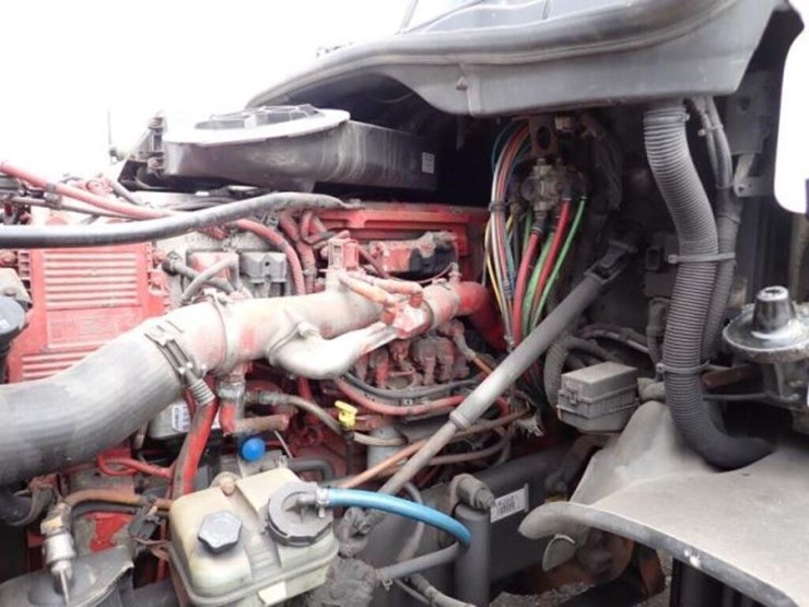 2010-freightliner-cascadia-t/a-hiway-tractor---day-image-23