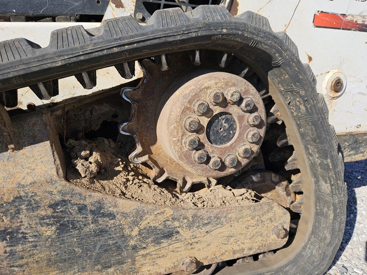 2013-bobcat-t590-image-15