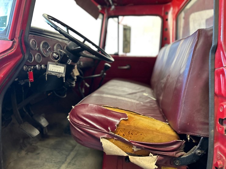 #22556-•-howe-load-star-1800-s/a-daycab-fire-truck-d0532ghb25589-image-58