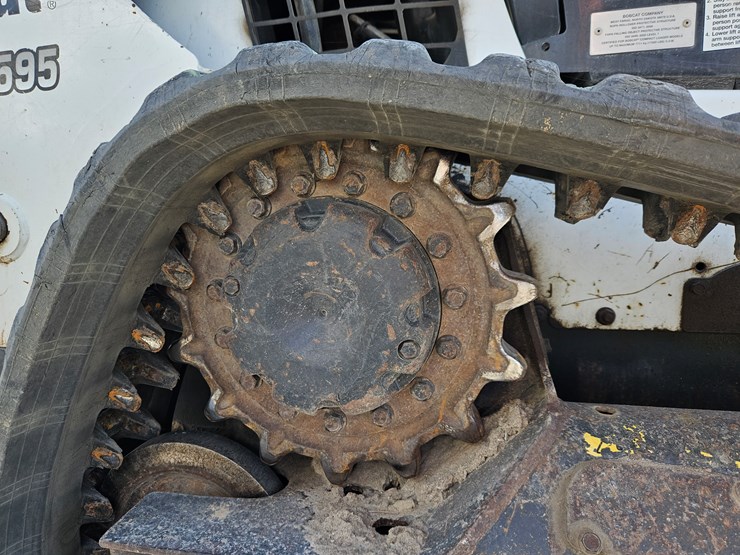 2016-bobcat-t595-image-21
