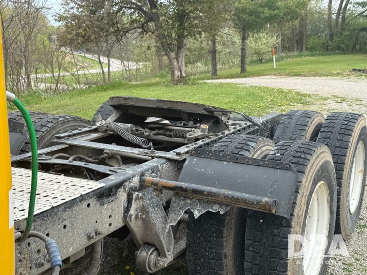 2012-freightliner-cascadia-truck-(lld1452)-image-9