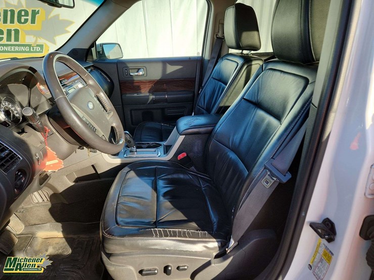 2010-ford-flex-image-18