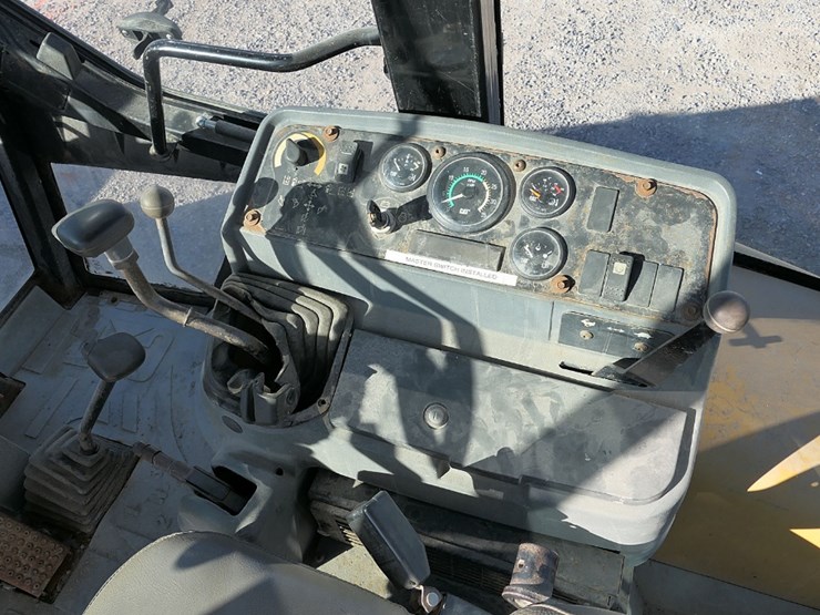 caterpillar-426b-image-31